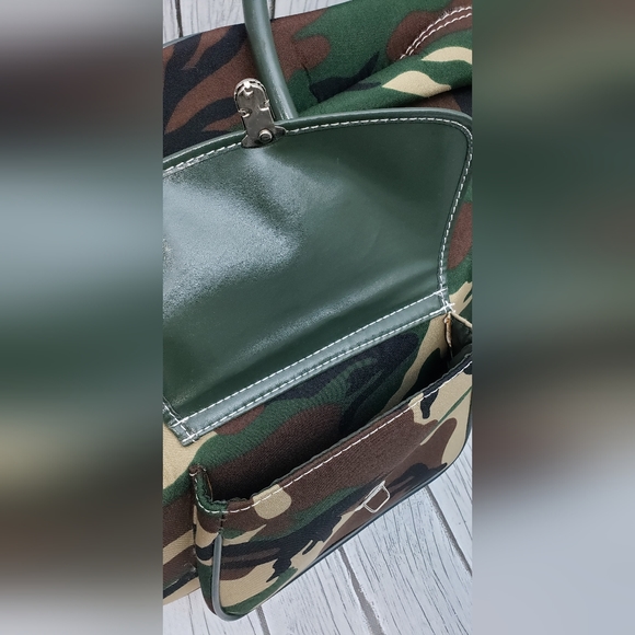 Large Capacity Carry-On Rolling Duffel Bag - Green Camo - Picture 5 of 13